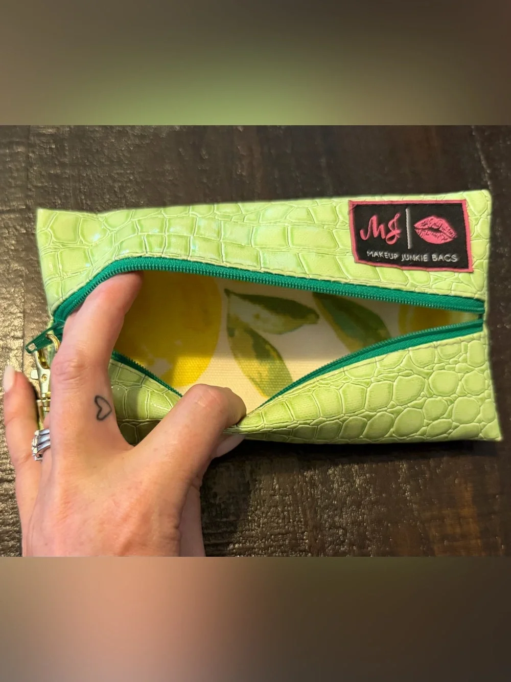 Makeup Junkie stylish lime